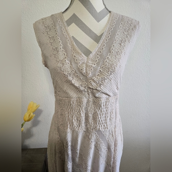 Rabbit Rabbit Rabbit Designs Tan Beige Lace Dress - Picture 2 of 7
